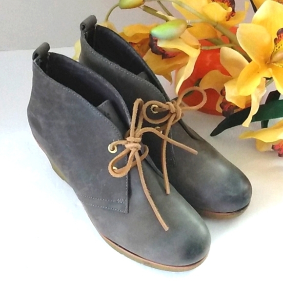 SPERRY TOP SIDER WEDGE HEEL ANKLE BOOTIES SIZE 9 NWOT - Picture 2 of 13